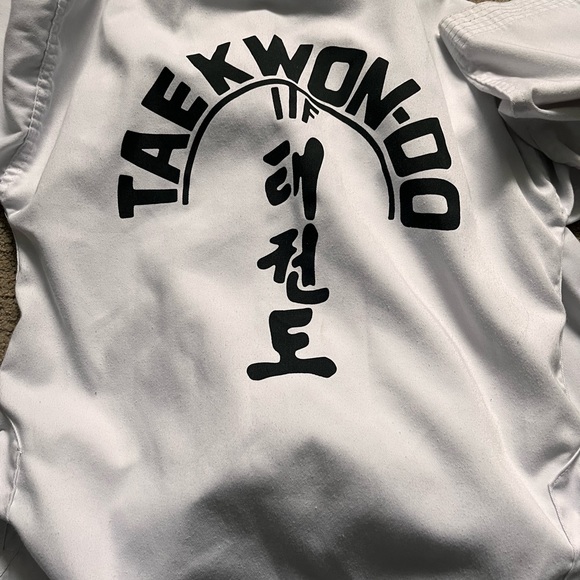 Child’s taekwondo uniform size 130 - Picture 5 of 7